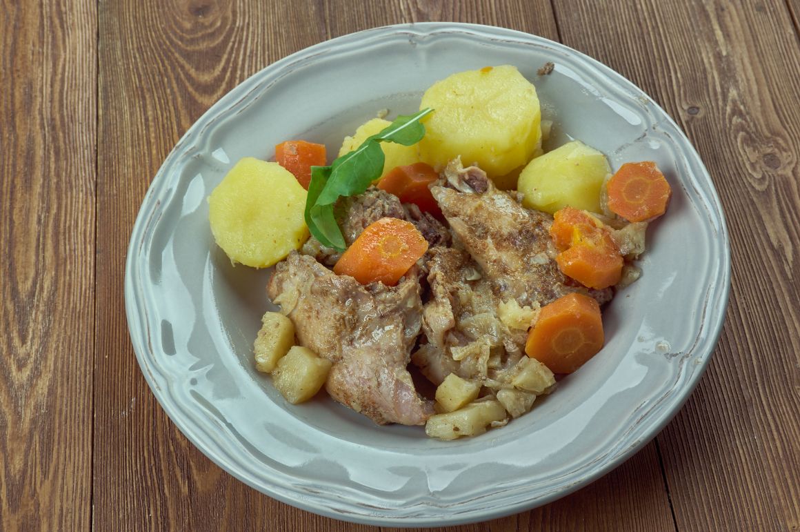 Maltská špecialita stuffat tal-fenek