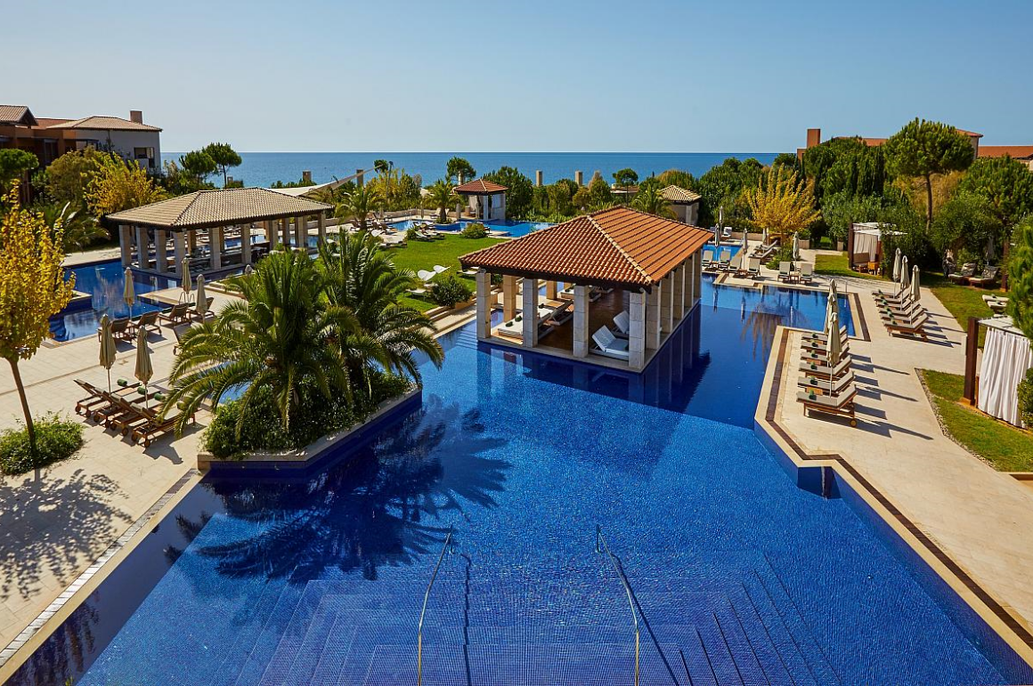 The Romanos Luxury Collection Resort