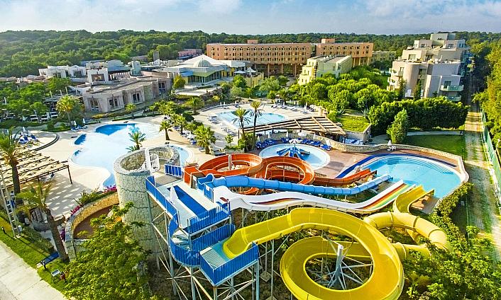 Blue Waters Club & Hotel*****