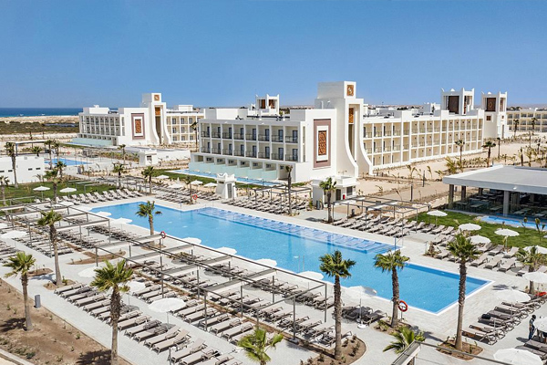 Palace Santa Maria, izby Plavecký bazén z diaľky