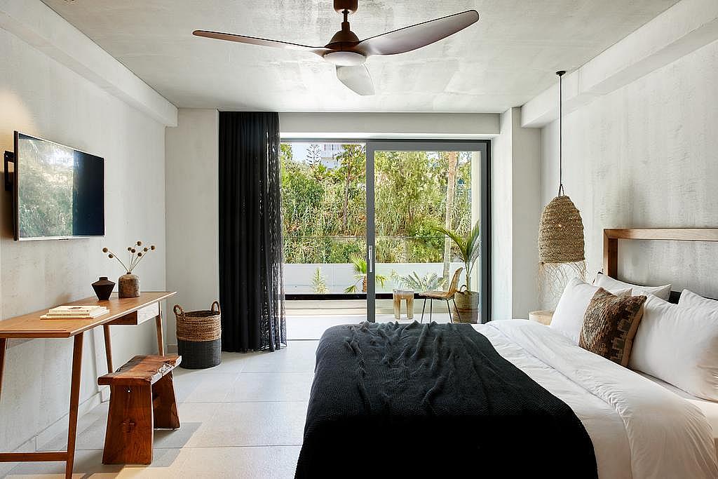 Bazén v hoteli Synthopia