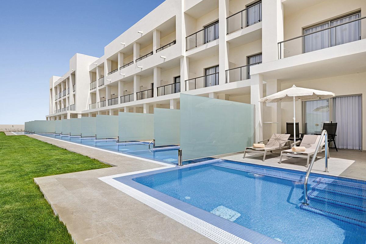 Palace Santa Maria, izby Swim-up detail