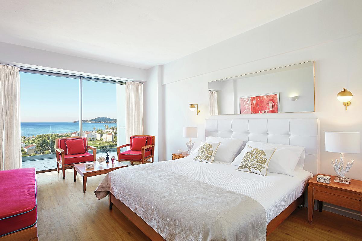 Bazén v hoteli Grecotel LUX.ME Dama Dama