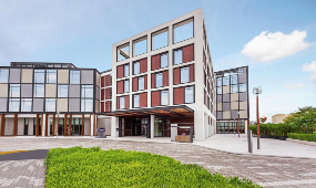 Hampton by Hilton Dubai Al Seef ***